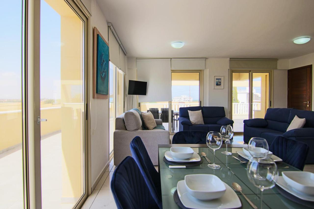 Апартаменты Seaside Luxury Flat Pervolia Экстерьер фото