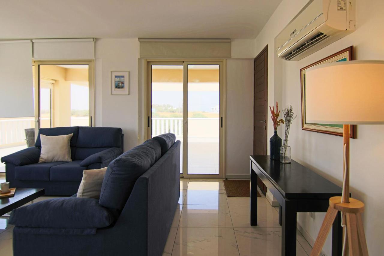 Апартаменты Seaside Luxury Flat Pervolia Экстерьер фото