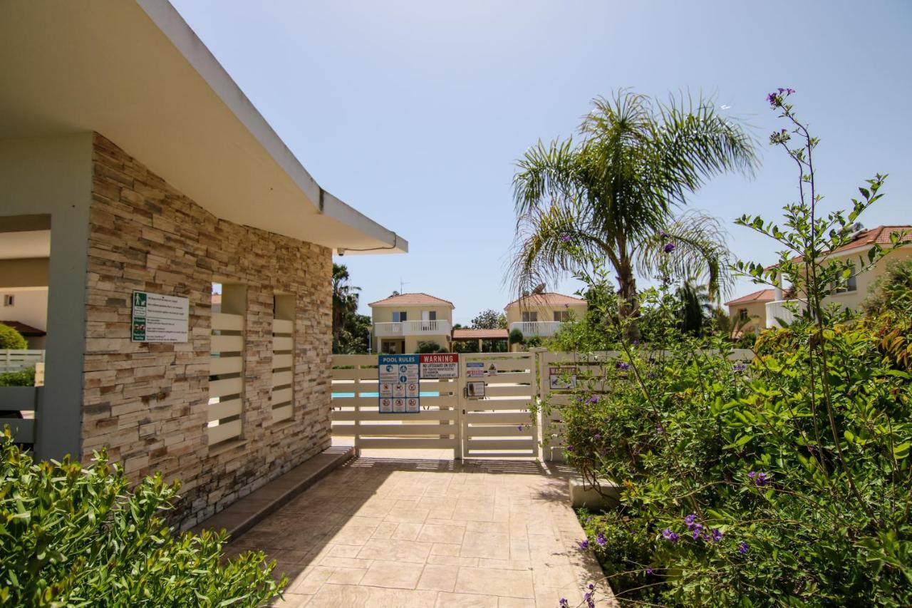 Апартаменты Seaside Luxury Flat Pervolia Экстерьер фото