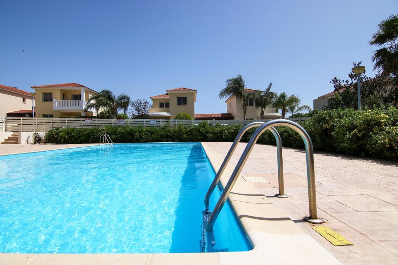Апартаменты Seaside Luxury Flat Pervolia Экстерьер фото