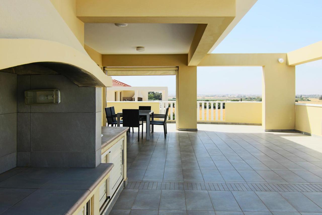 Апартаменты Seaside Luxury Flat Pervolia Экстерьер фото